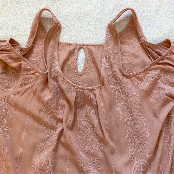 Ivory Love rose print cold-shoulder blouse, pink - Picture 5 of 9